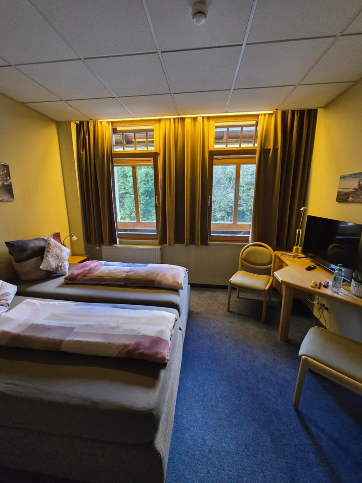 Gasthaus Pension DÖRENKRUG - Restaurant