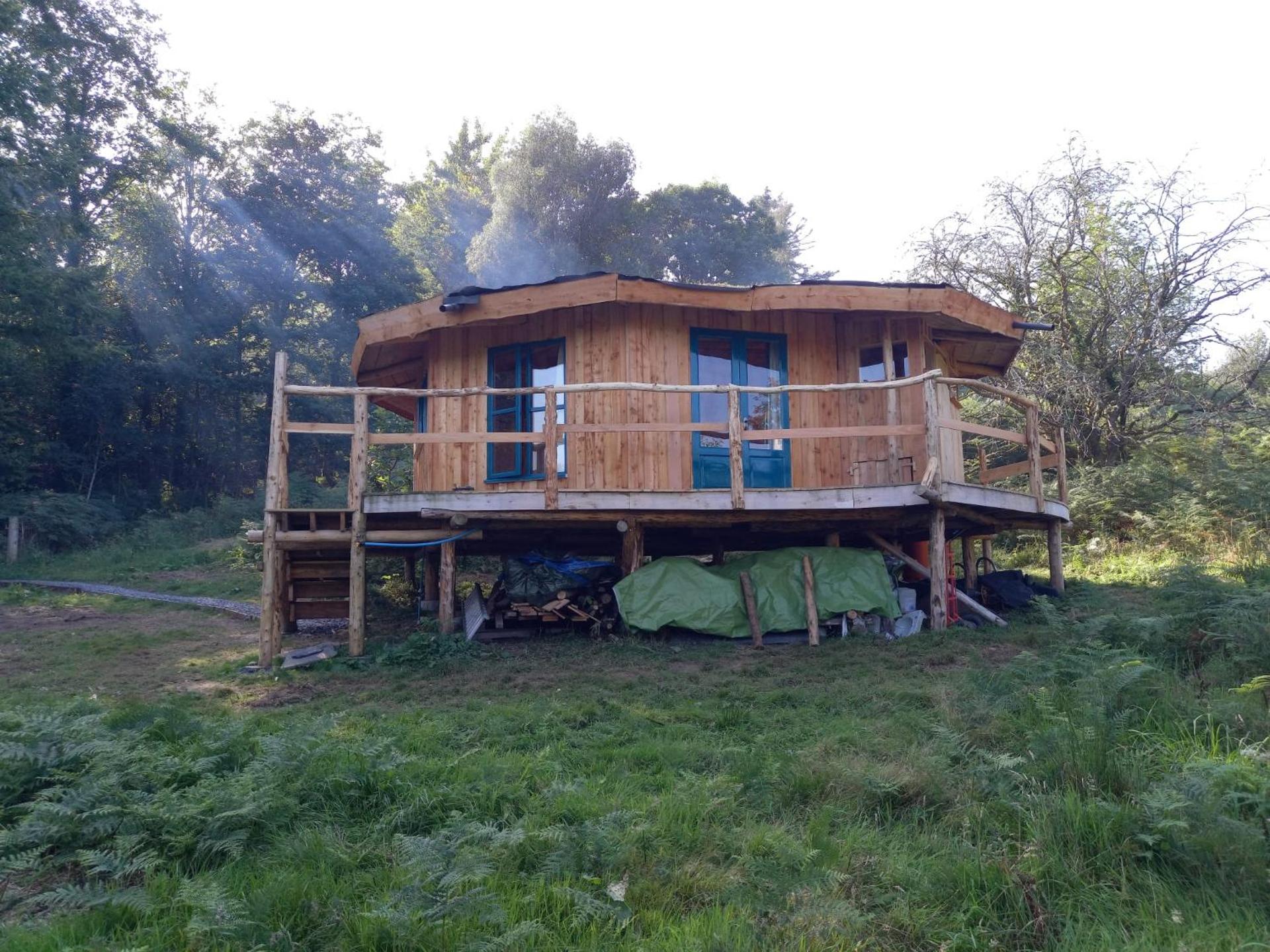 Magical Offgrid Roundhouse in Eryri