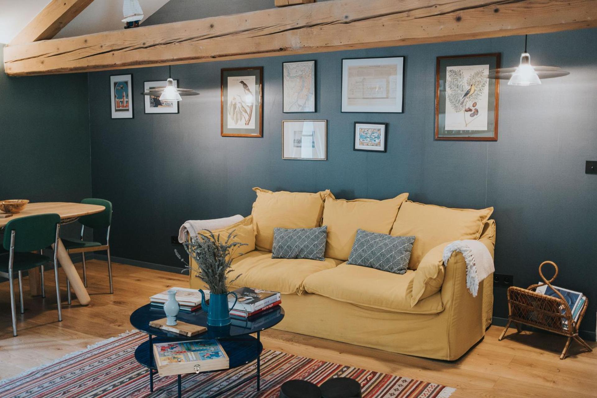 Communal lounge/ TV room