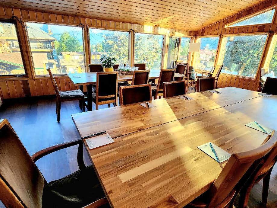 Rundle Mountain Lodge