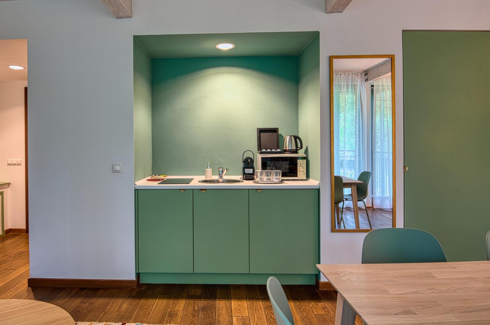 Kitchen or kitchenette