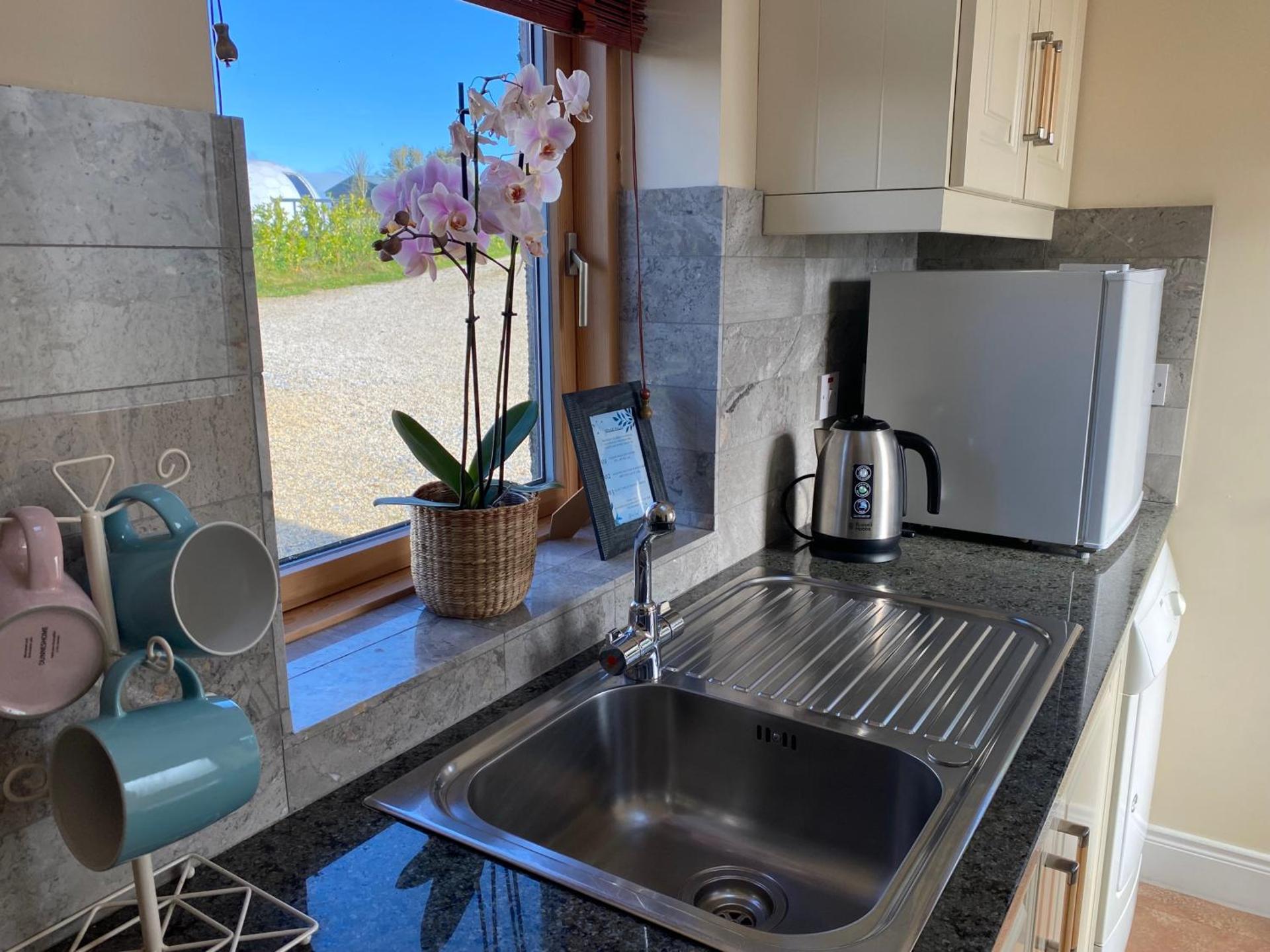 Burren Glamping Dome - 1 bed lux stay pets welcome