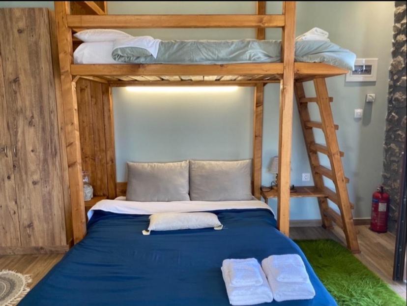 ΧΑΡΟΥΛΑ STUDIO