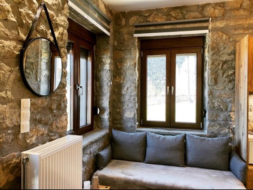 ΧΑΡΟΥΛΑ STUDIO