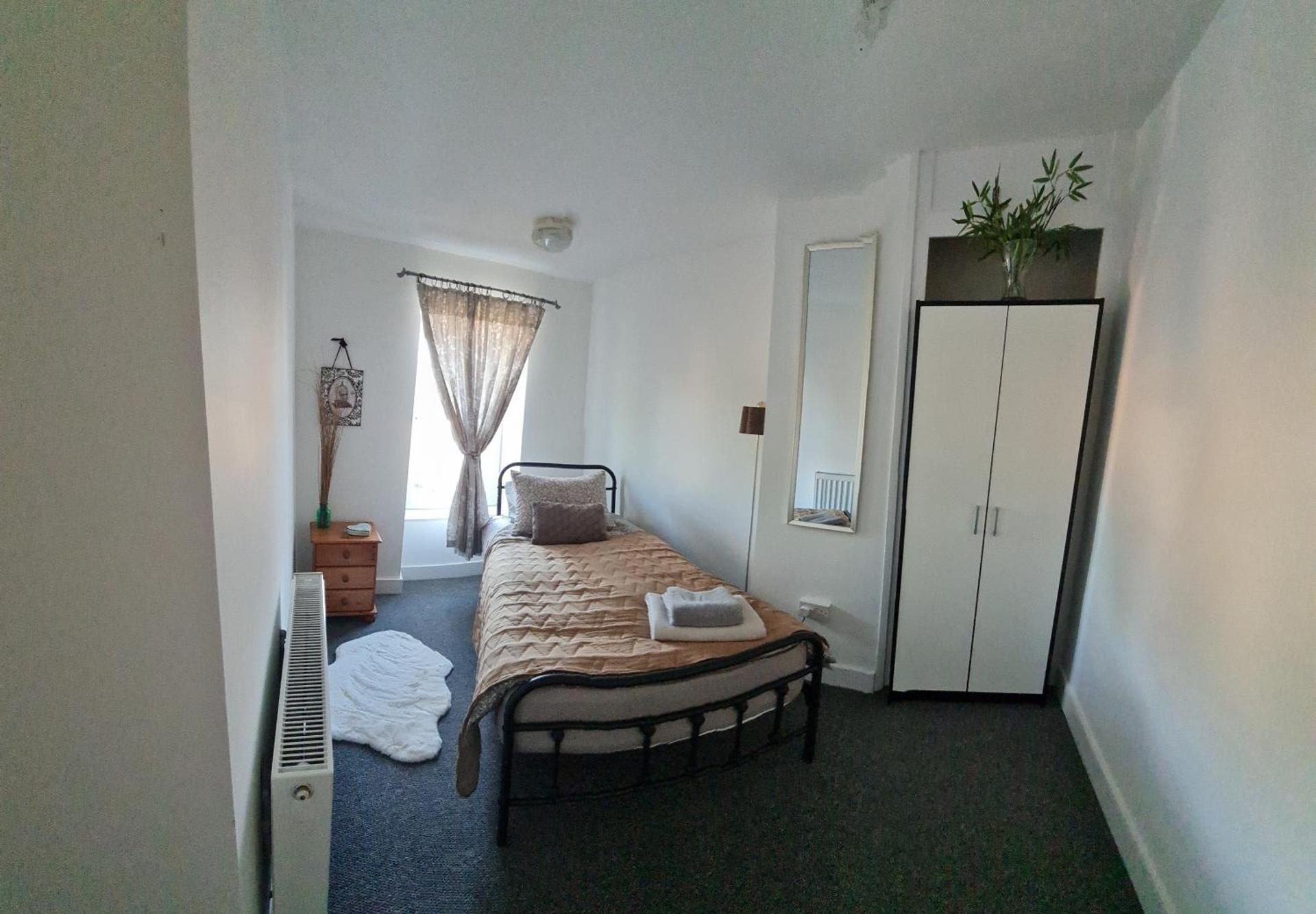 Charming Lincoln Cottage Family & Pet-Friendly