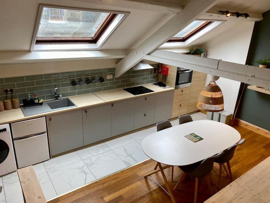 Stylish & Spacious Town Centre Duplex Apartment