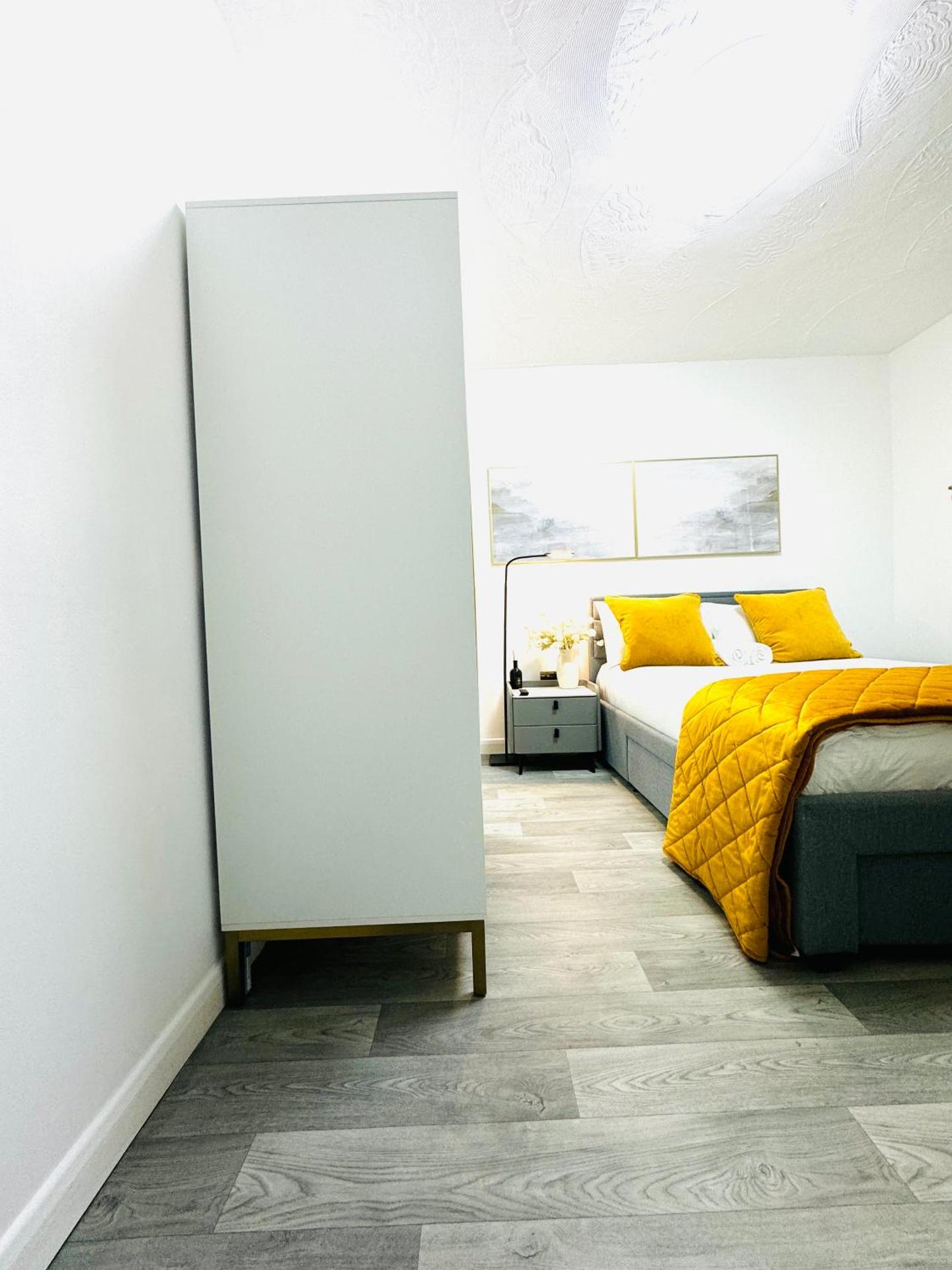 Ensuite Luxury Bedroom In Purfleet