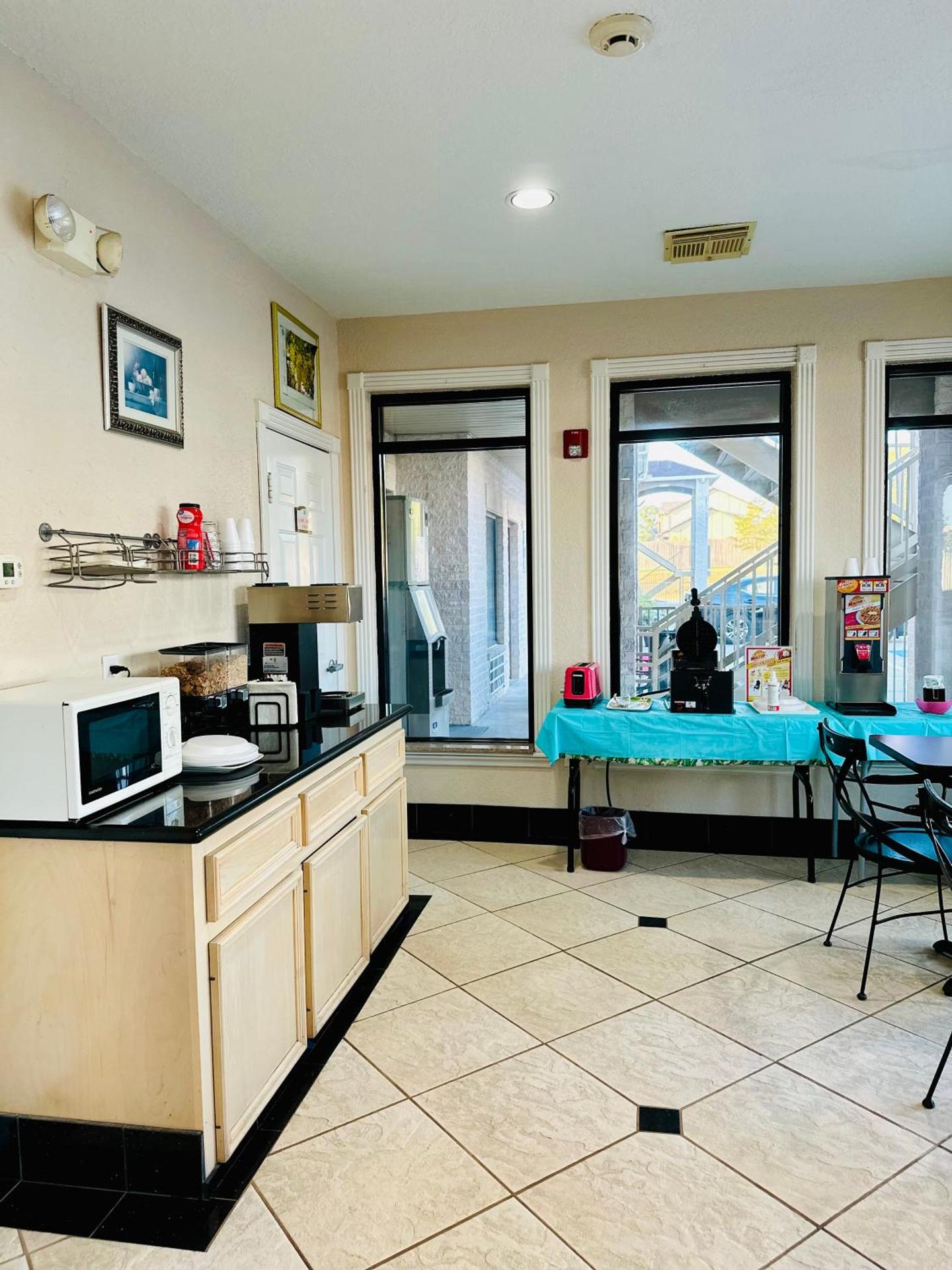 Magnolia Inn and Suites