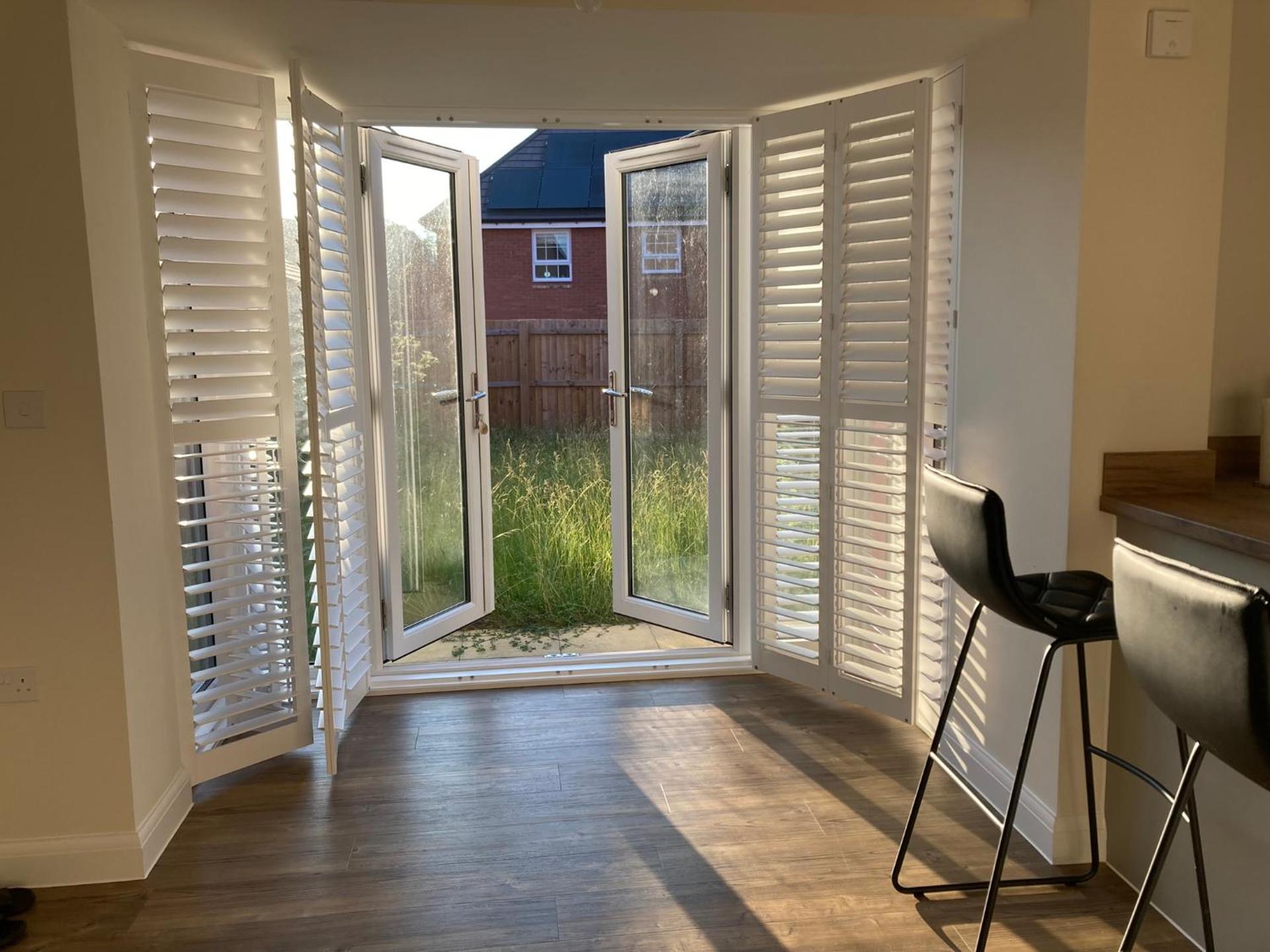 House-Sleeps 8-Parking-Garden