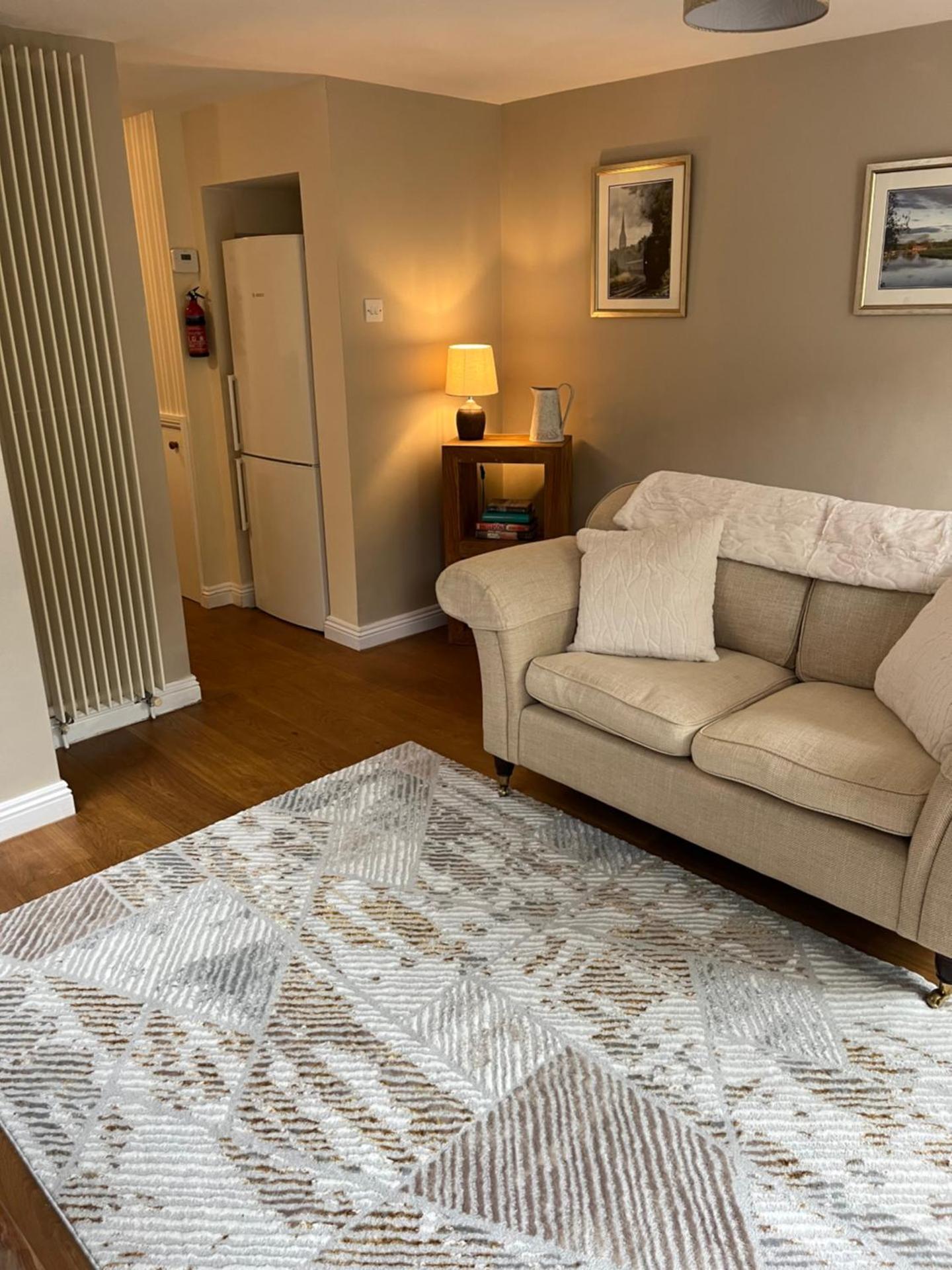 Garden Flat near train station