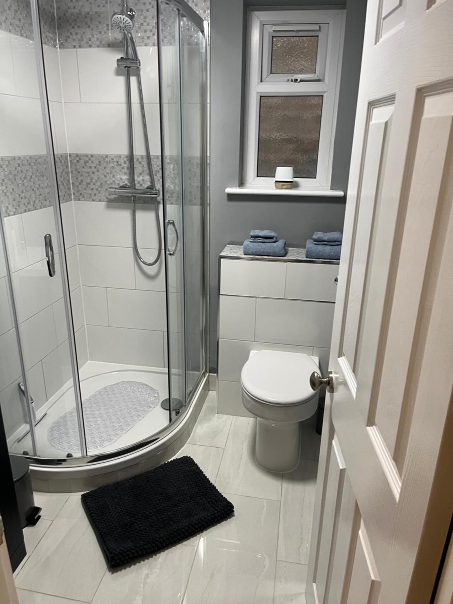 Garden Flat near train station