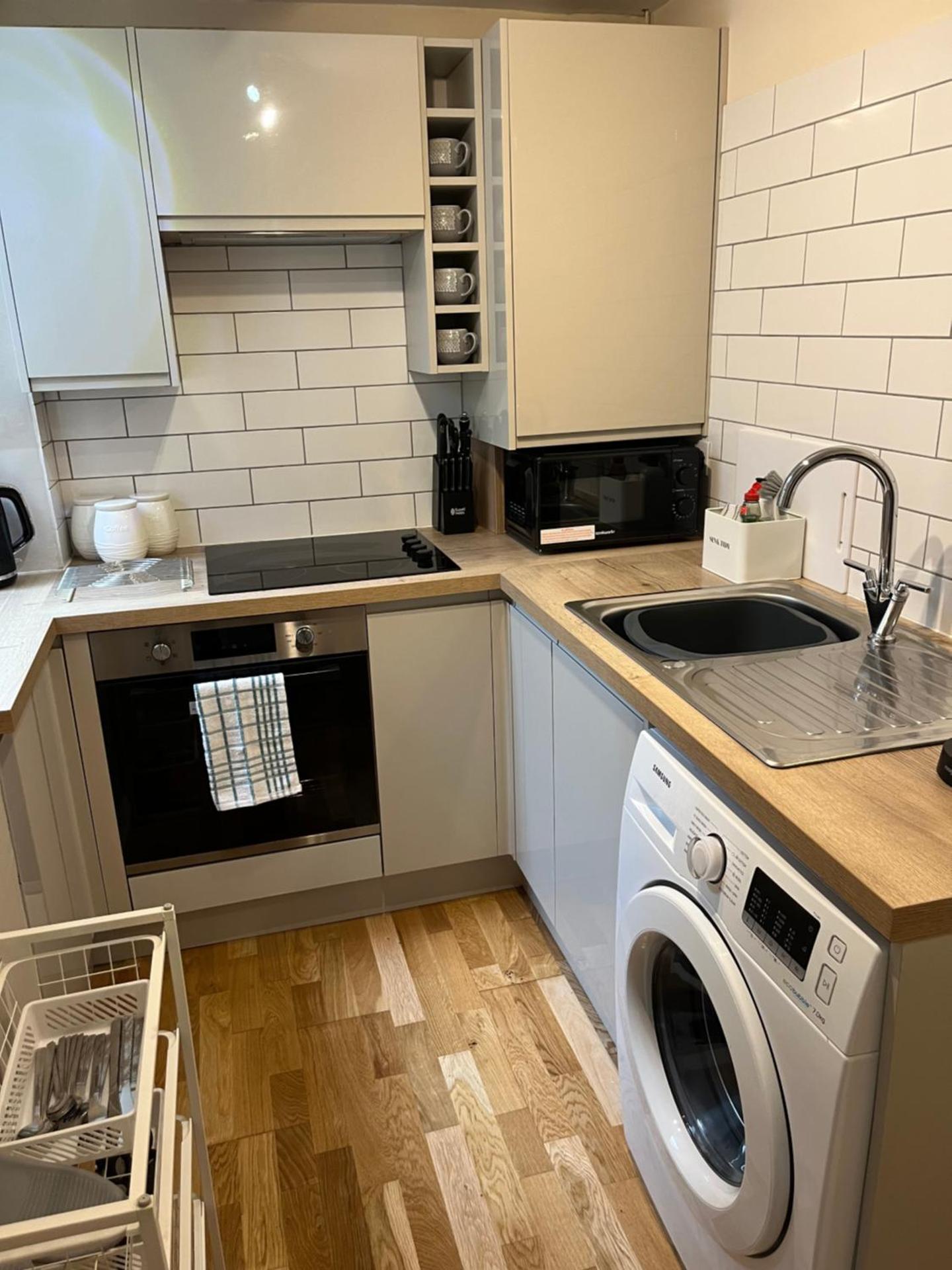 Garden Flat near train station