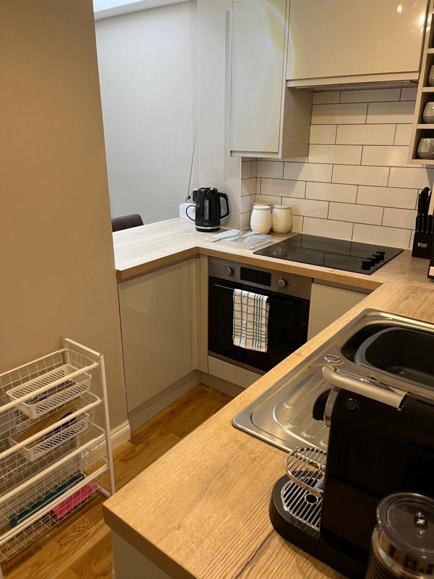 Garden Flat near train station