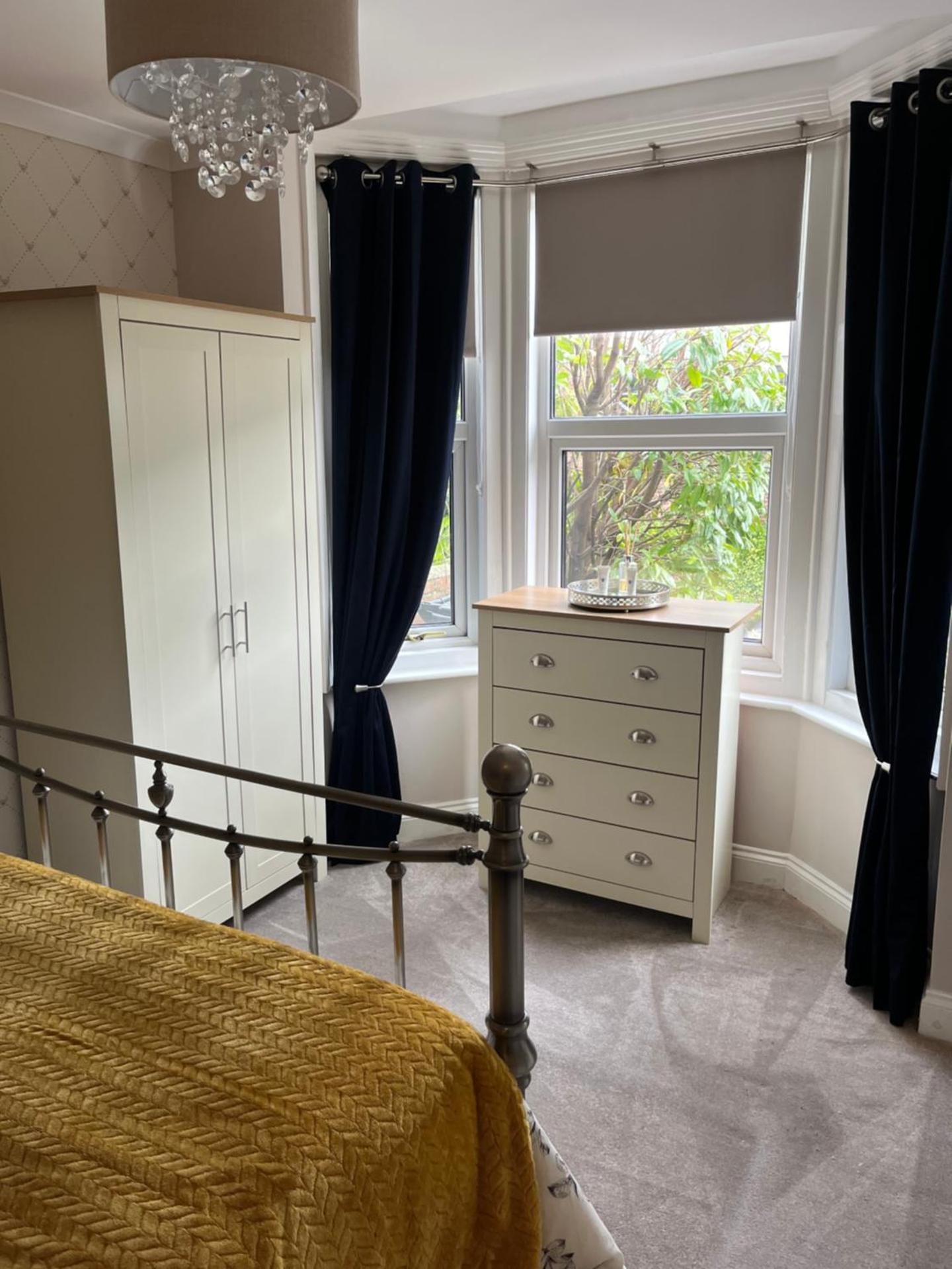 Garden Flat near train station