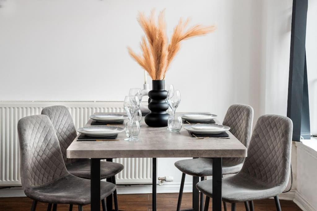 City Comfort 2 King Beds Fast WiFi