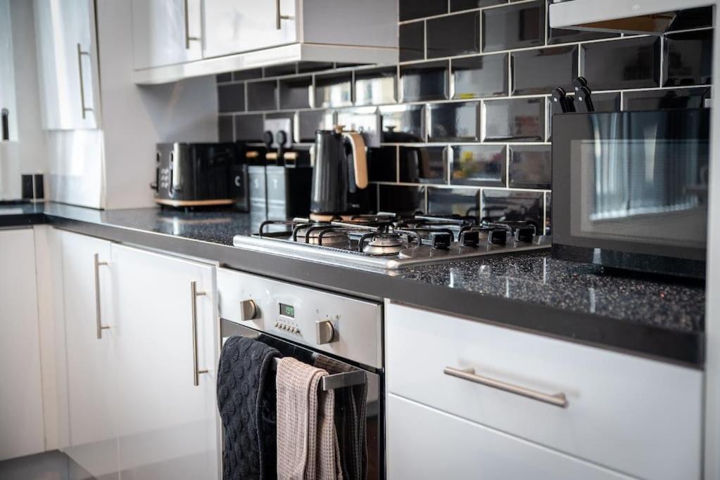 City Comfort 2 King Beds Fast WiFi