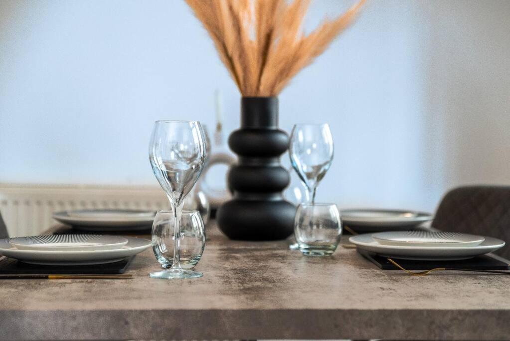 City Comfort 2 King Beds Fast WiFi