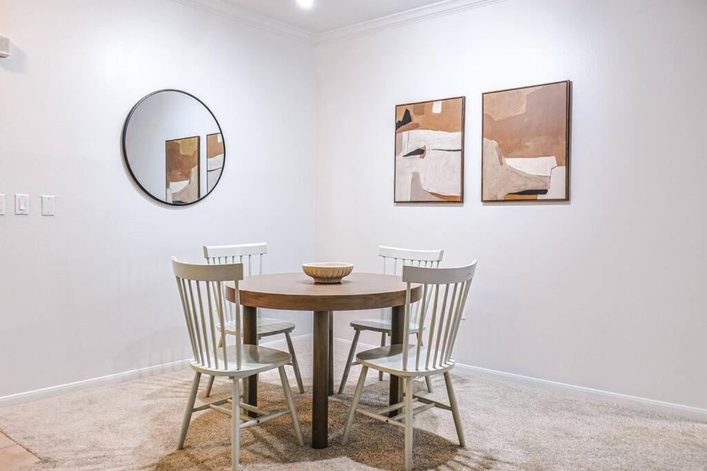 Spacious 3BDR 2BTH near Venice Beach with Pool