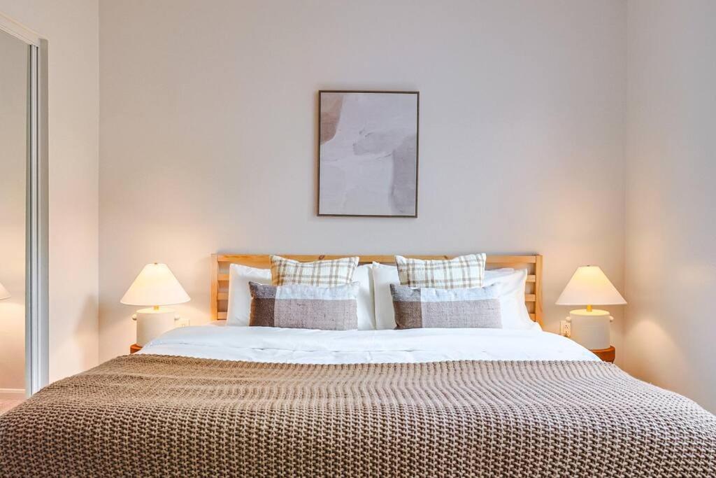 Spacious 3BDR 2BTH near Venice Beach with Pool