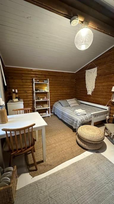 Hirsimökki,Meri,Sauna,Terassi