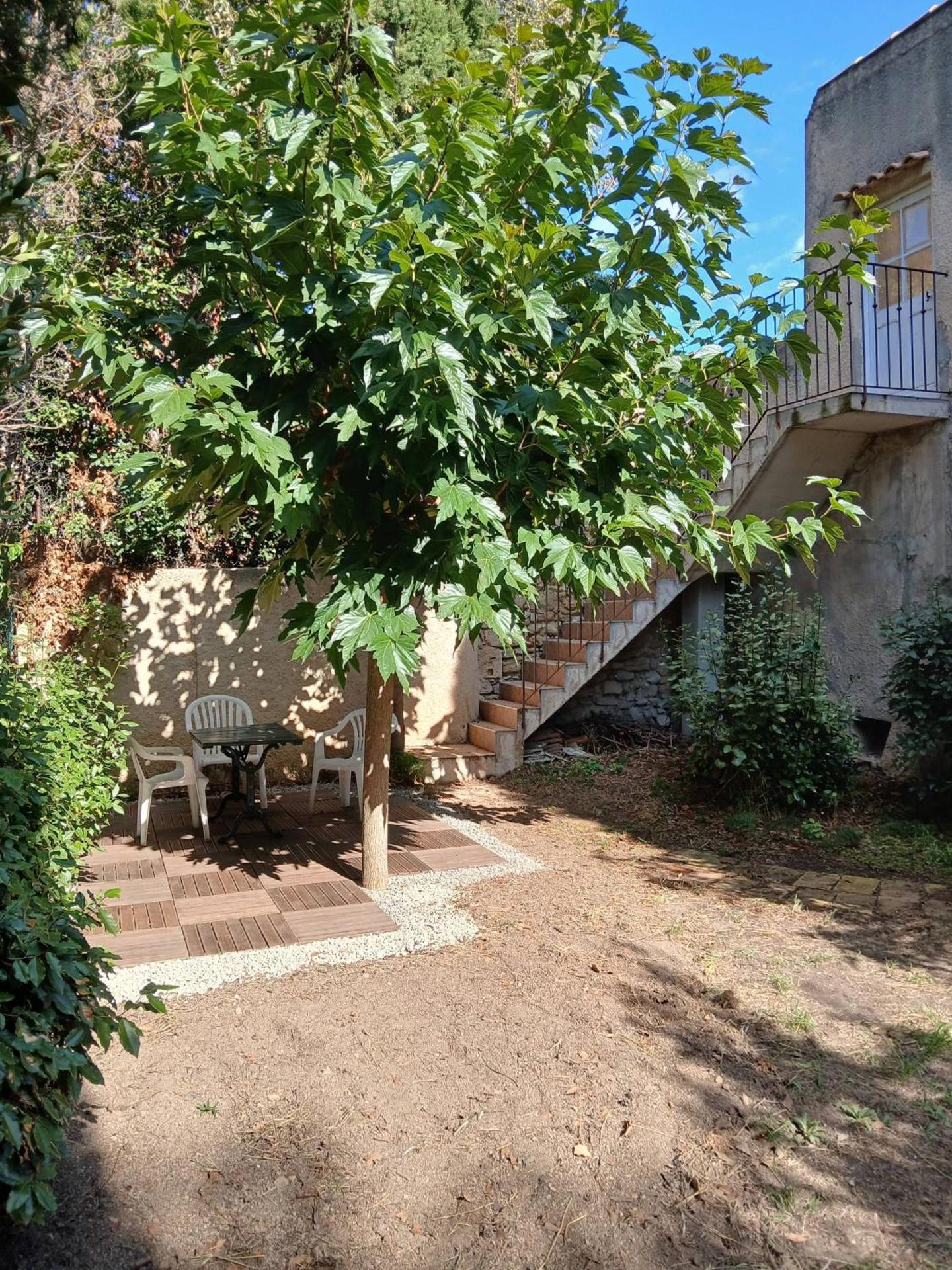 Maison vigneronne 8p / jardin / parking