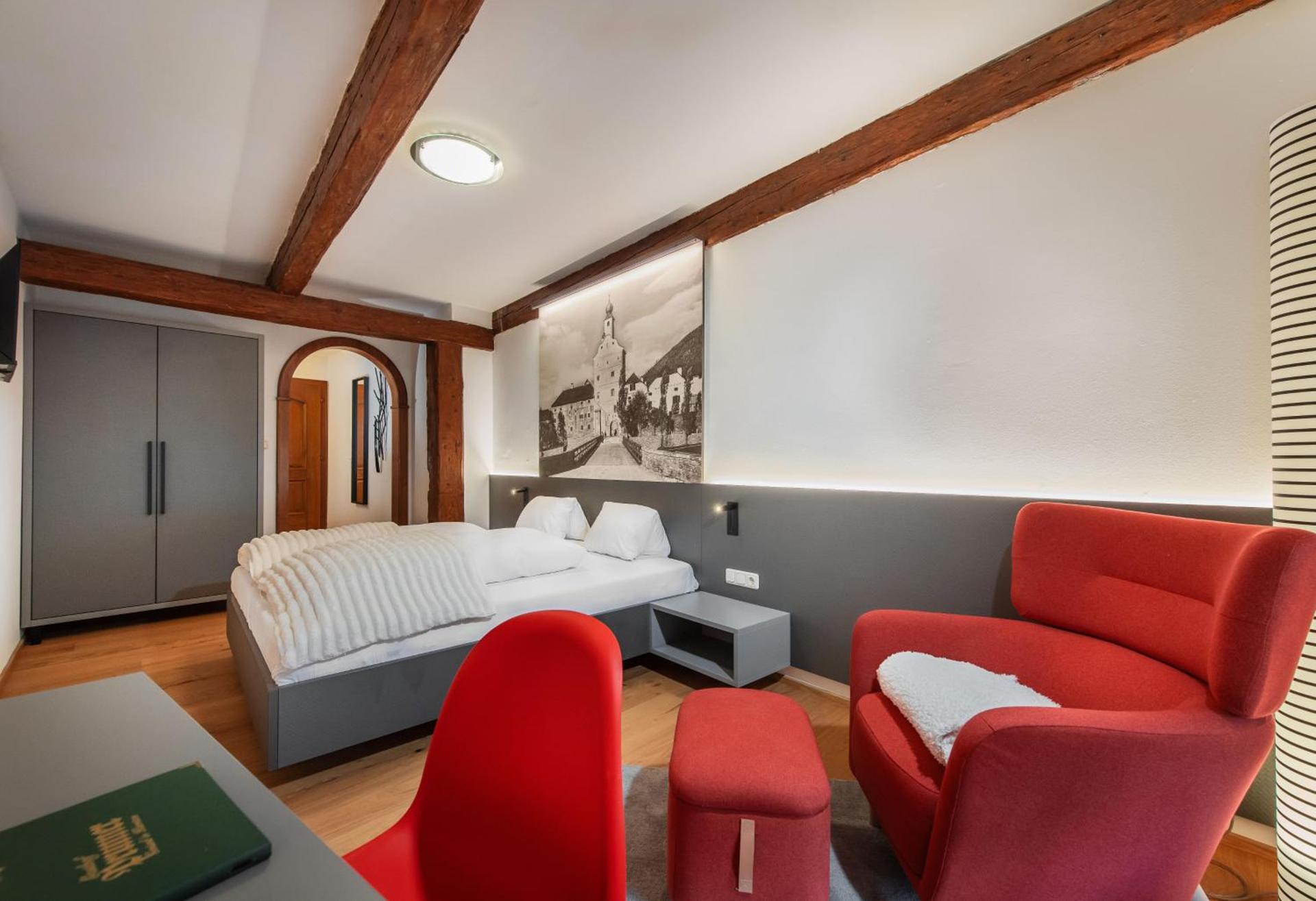 Photo of the whole room