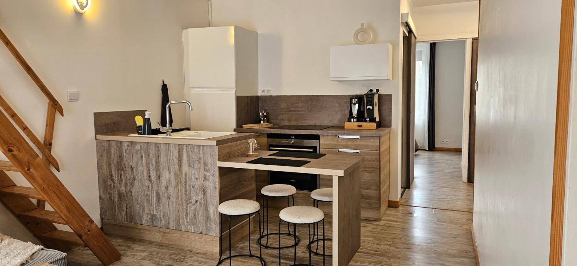 Kitchen or kitchenette