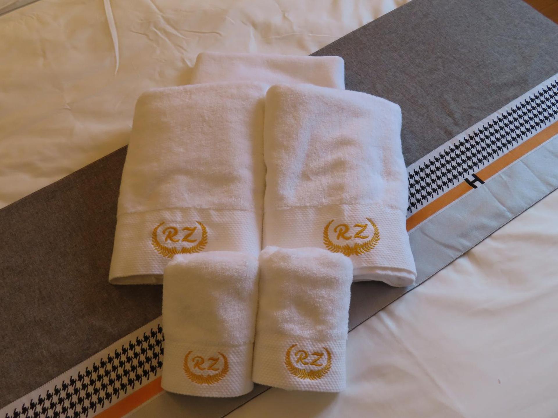 Chambre deux personnes avec salle de bain privative