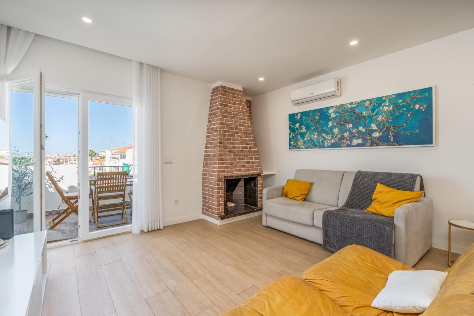 Communal lounge/ TV room