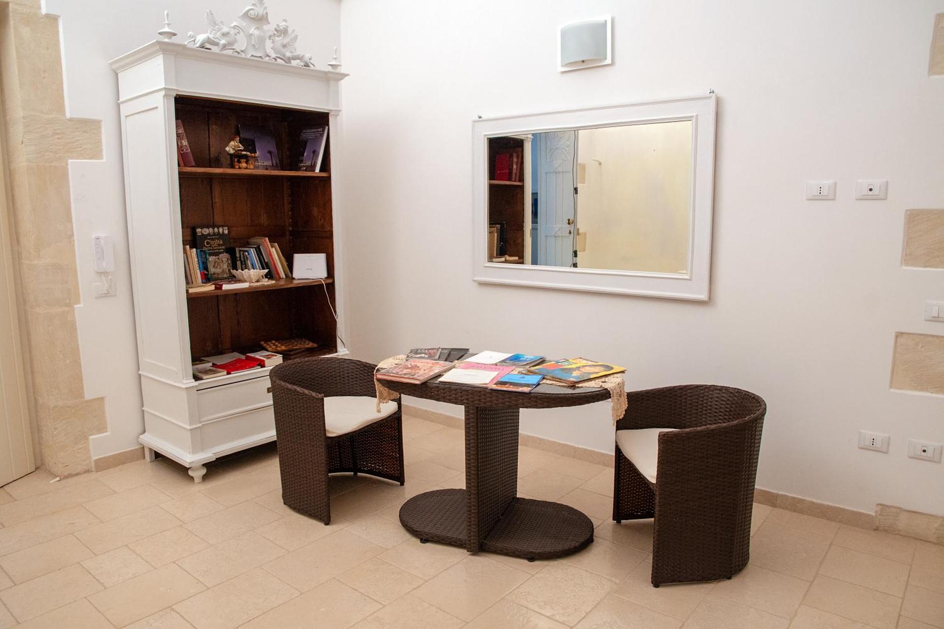 Communal lounge/ TV room