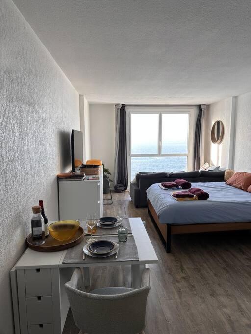 Amazing Cosy Studio with Ocean View & Pool