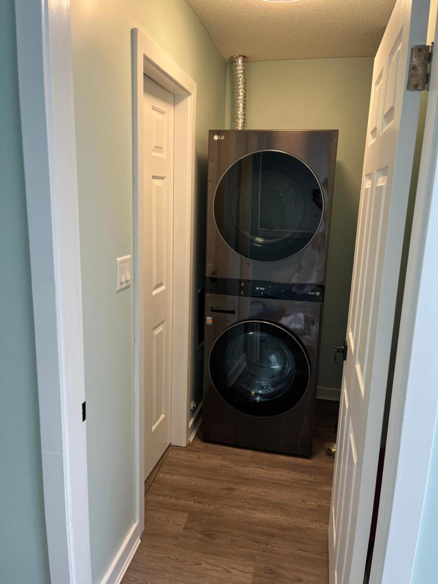 Aloha Cottage, Nanoose Bay - 2 Bdrm Oceanfront Unit with Private Deck