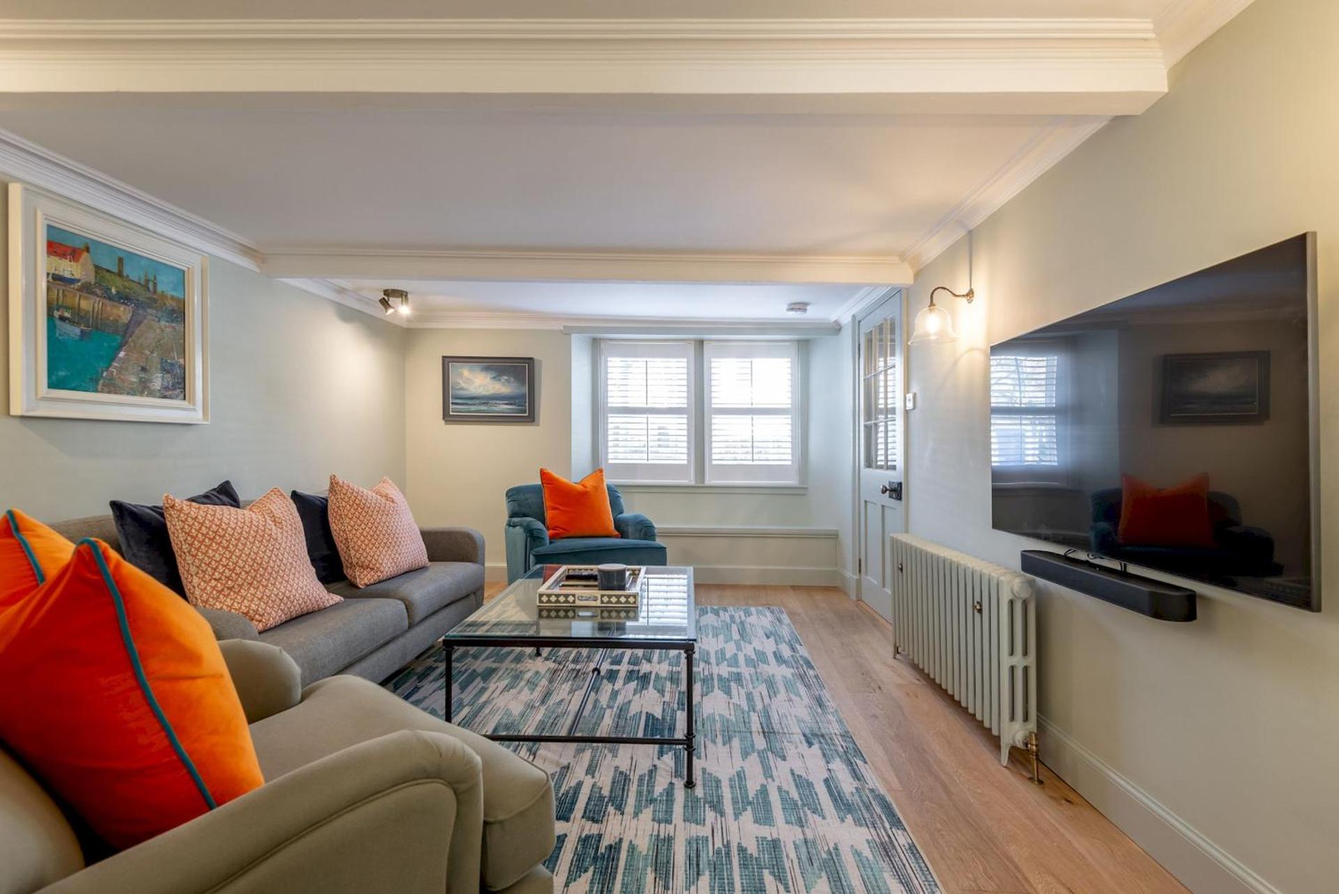 Communal lounge/ TV room