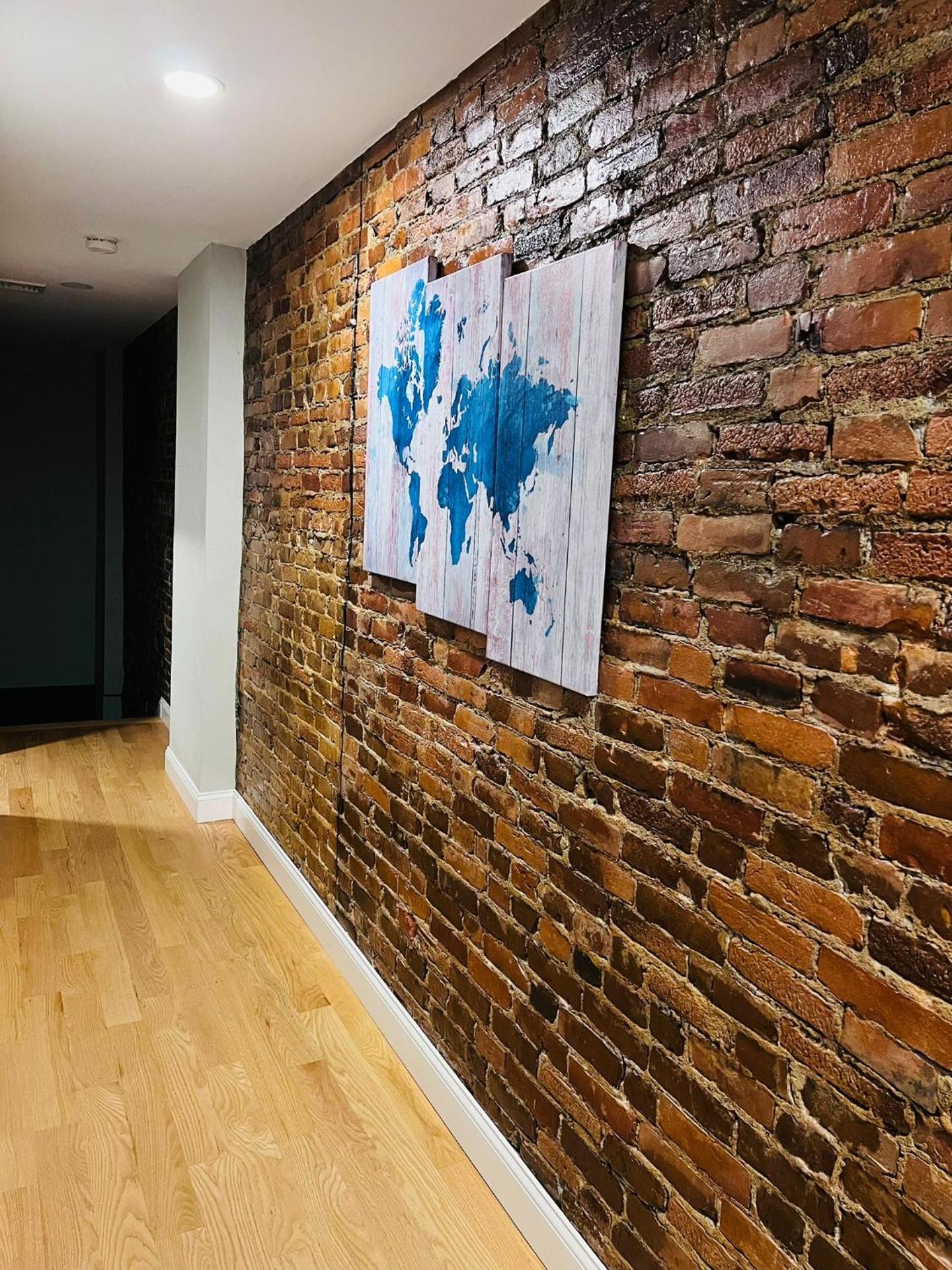 Renovated, 10 Min from the city