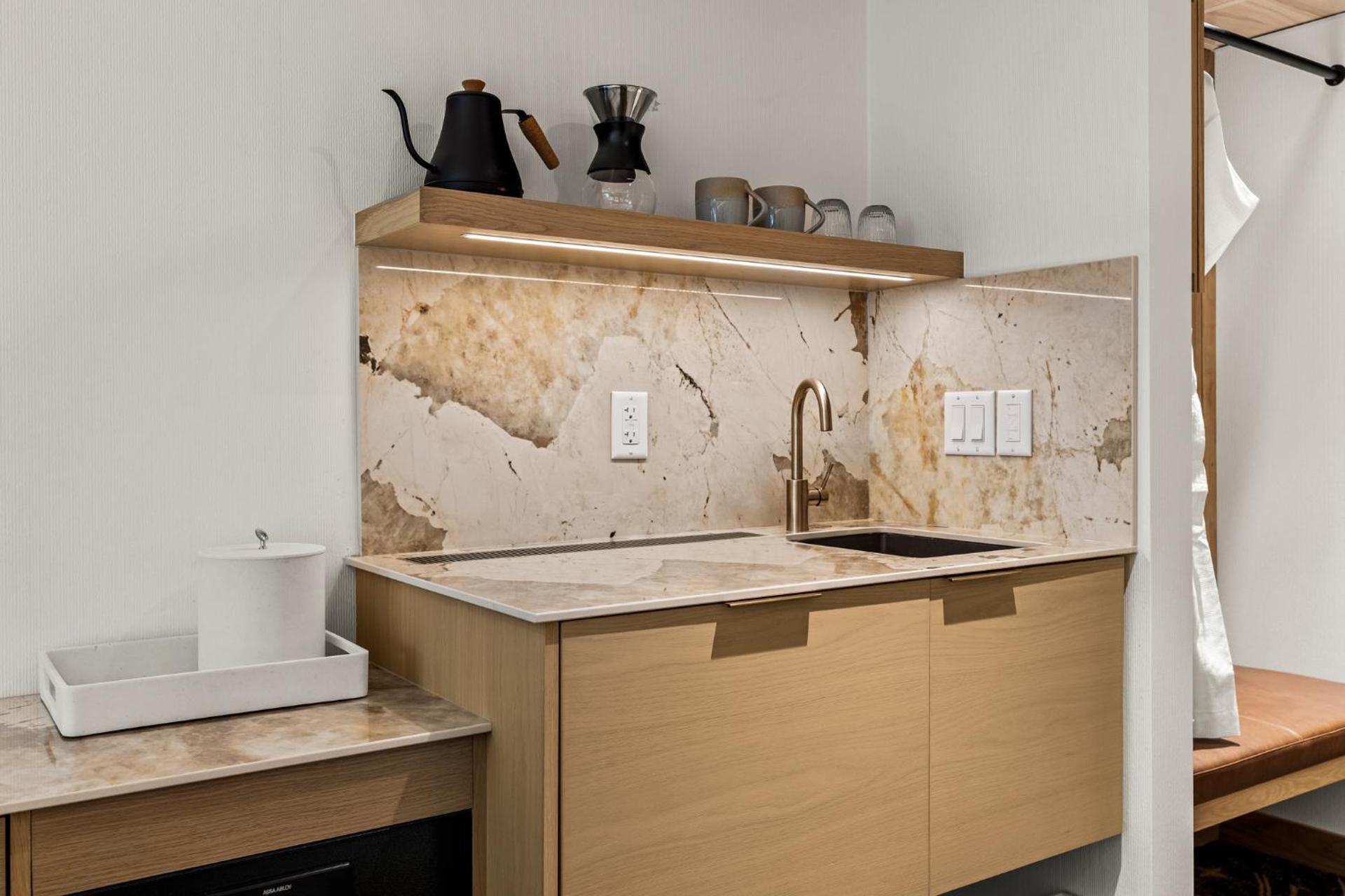 Coffee/tea facilities