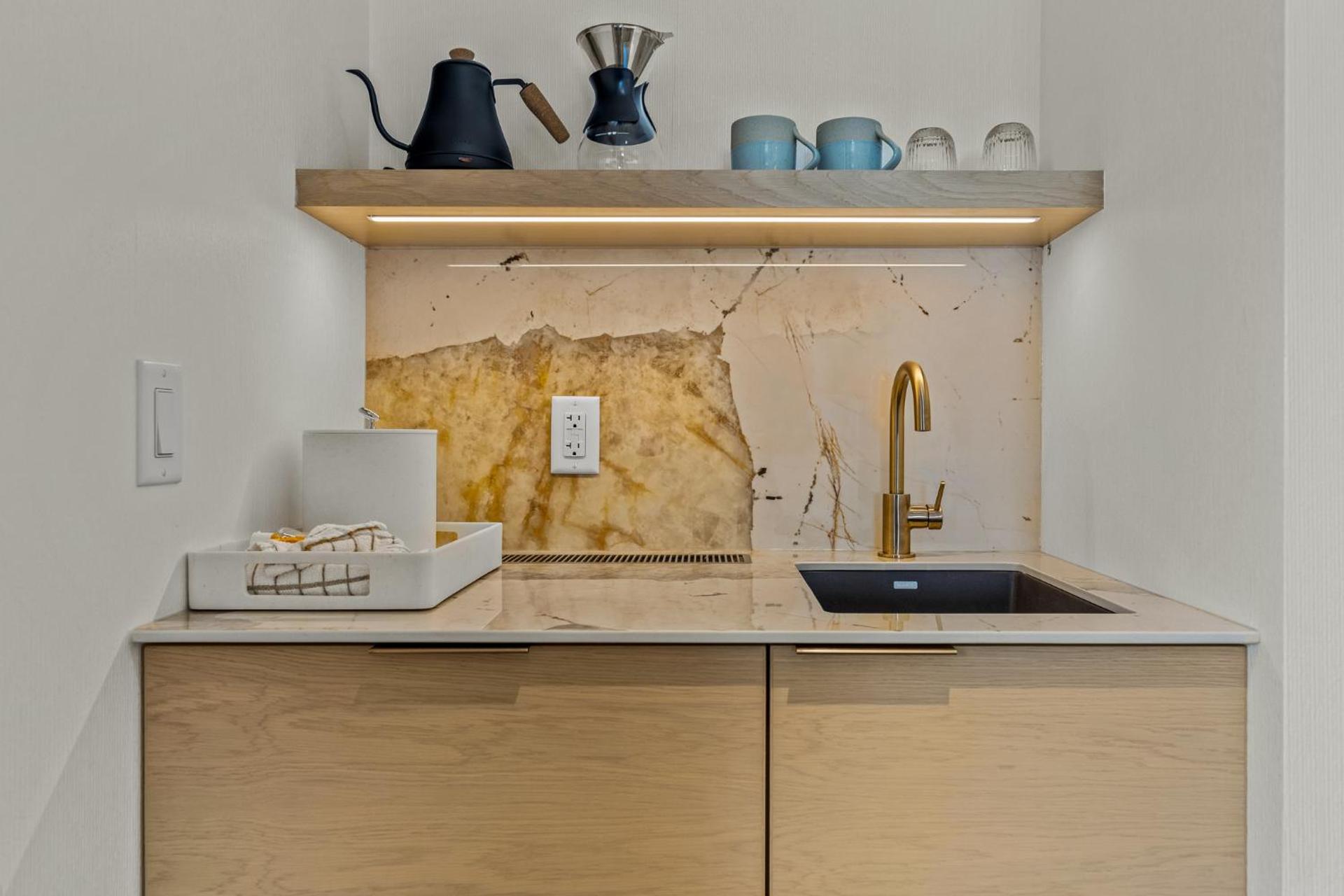 Coffee/tea facilities