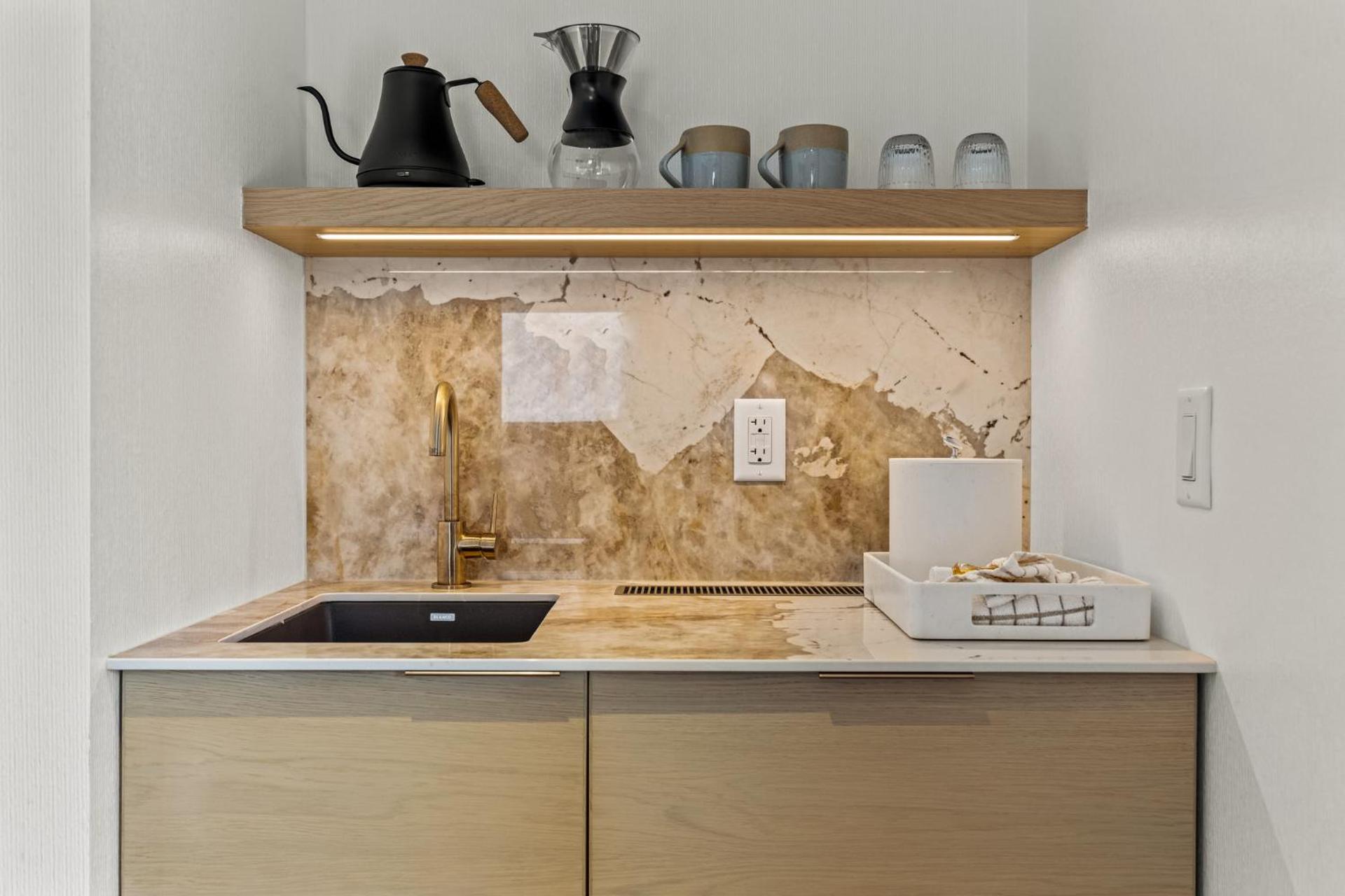 Coffee/tea facilities