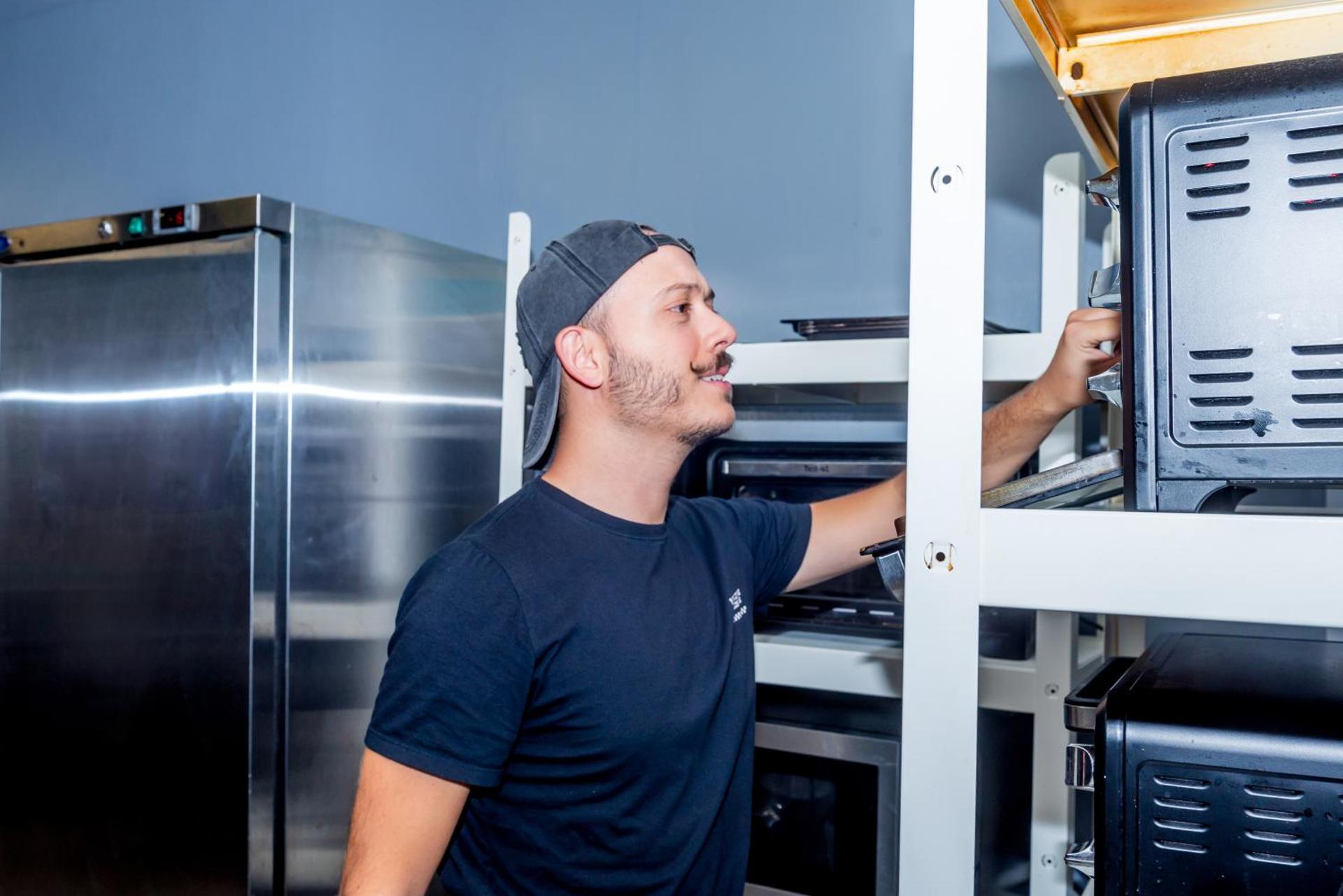 Leevin Hostel George