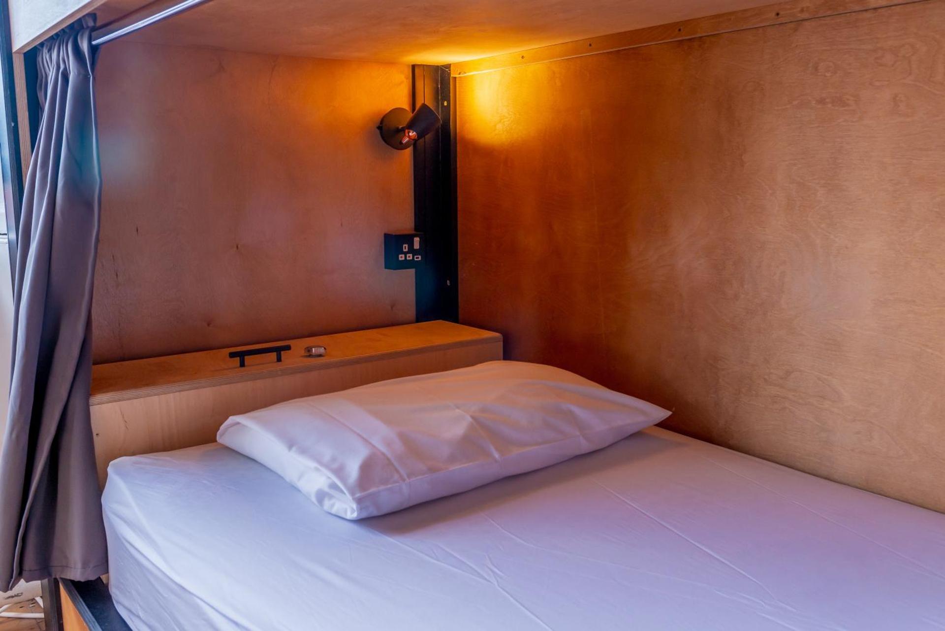 Leevin Hostel George