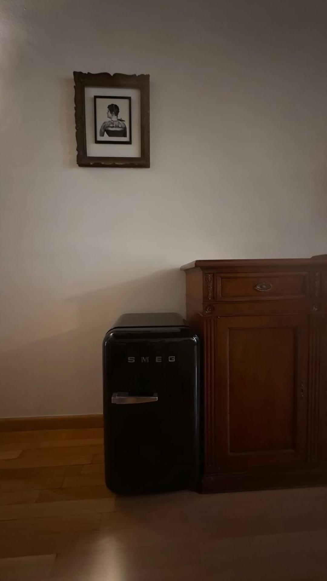 SUITE (bedroom & living room)