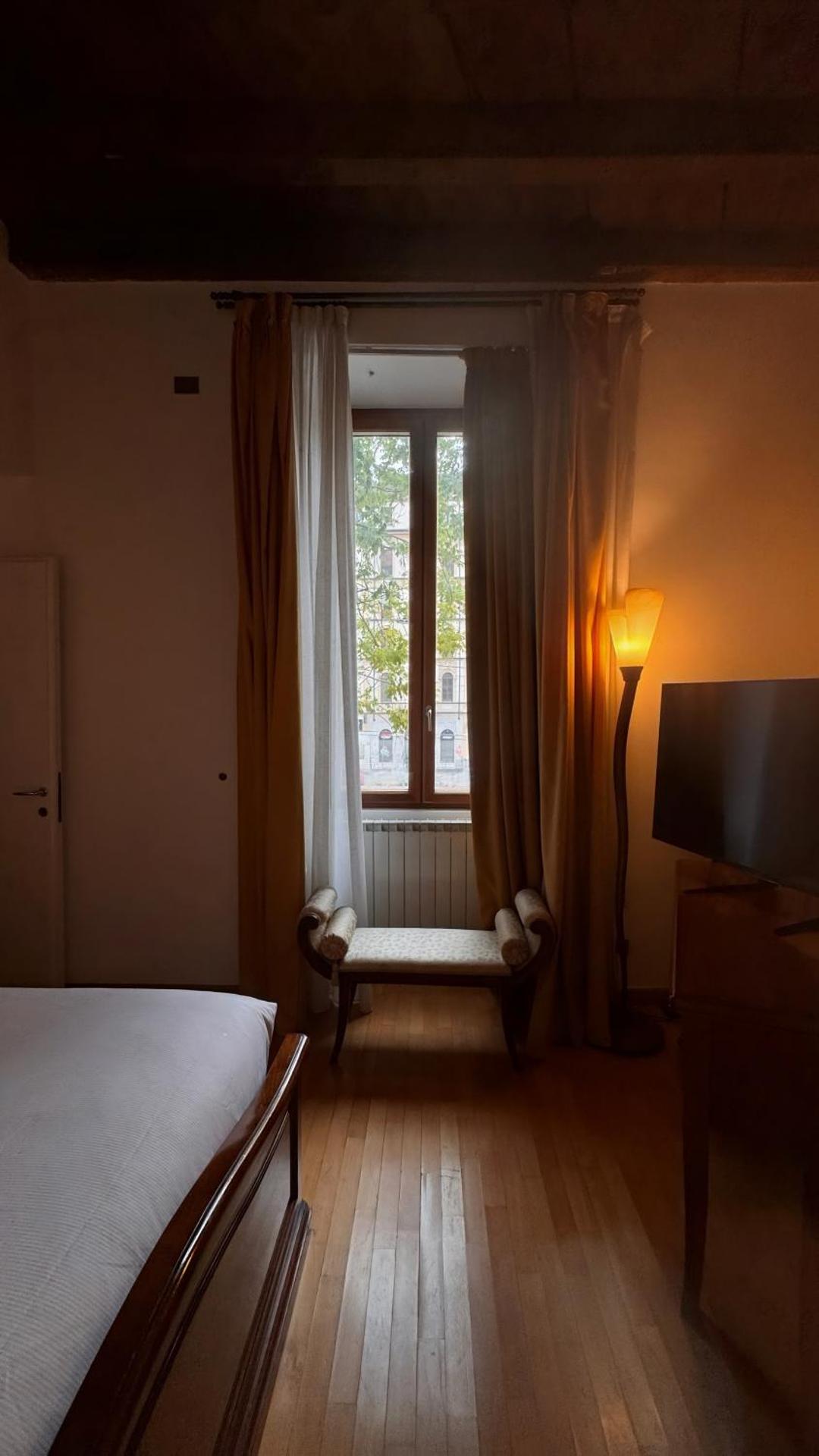 SUITE (bedroom & living room)