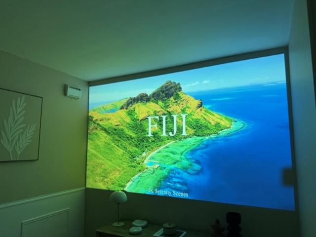 Appartement avec Rétroprojecteur, Babyboot avec belle vue et proche gare