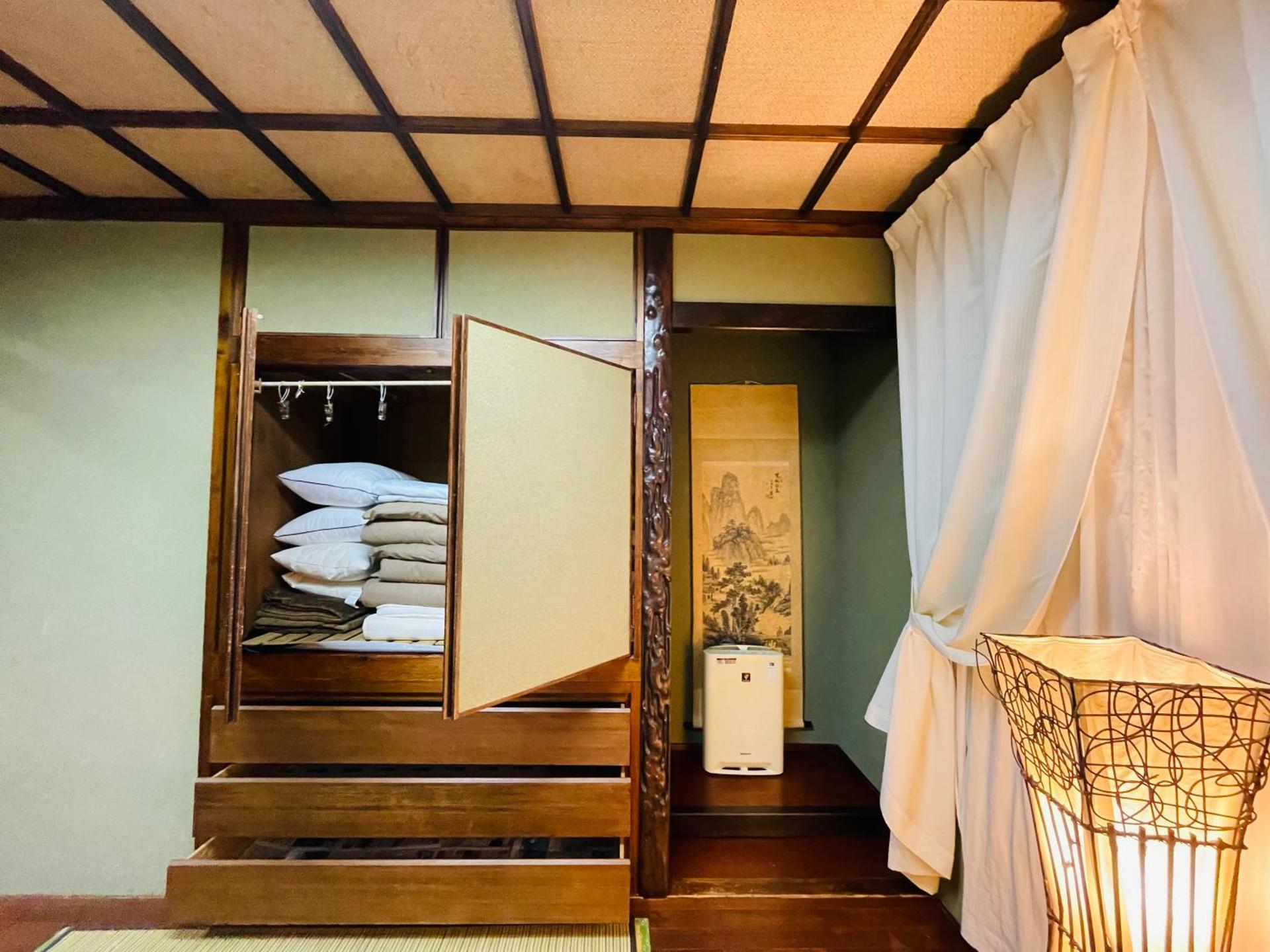 Milk-ya Women-Only Guest House