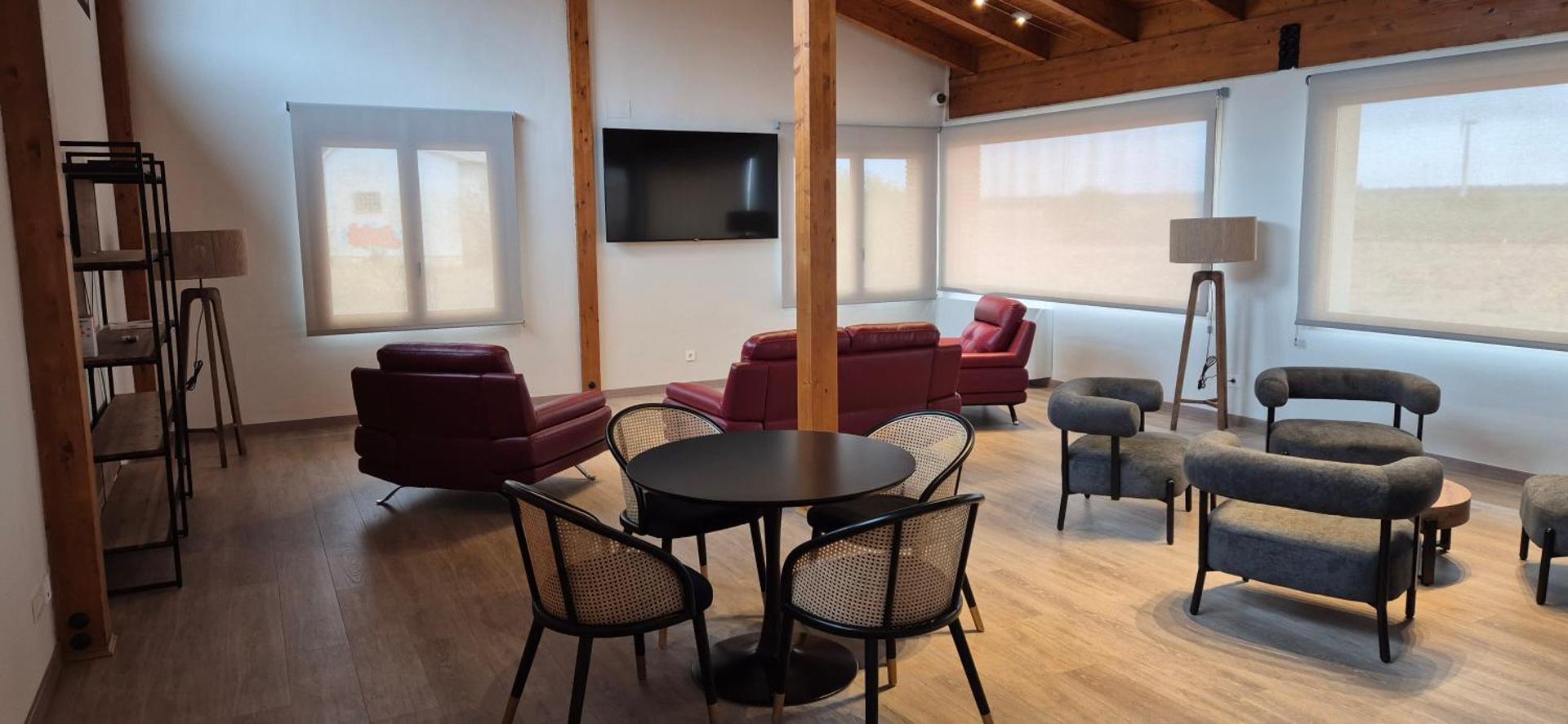 Communal lounge/ TV room