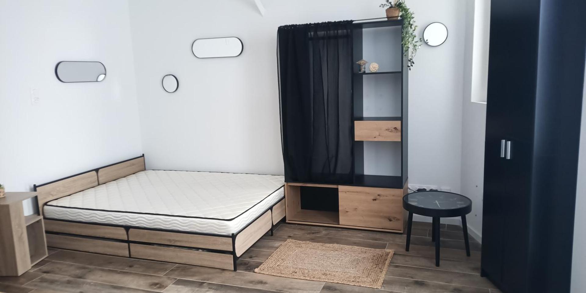 La Pierre 2 studio entier