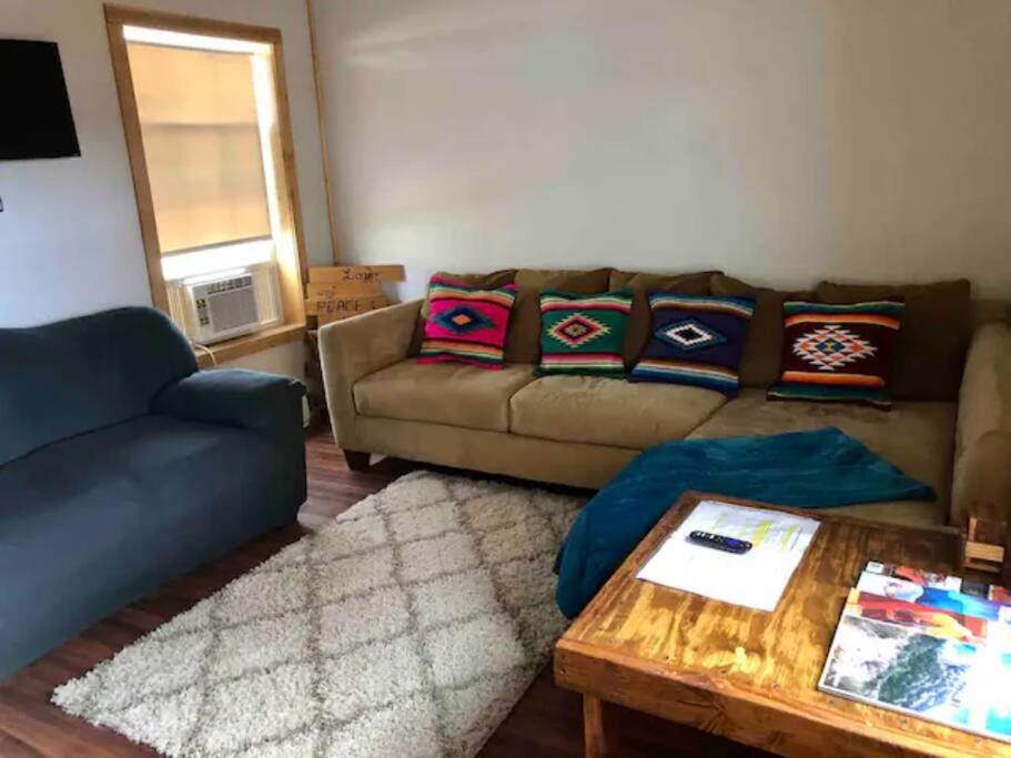 Cottonwood Creek Cabins - Alpine, TX