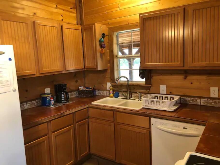 Cottonwood Creek Cabins - Alpine, TX