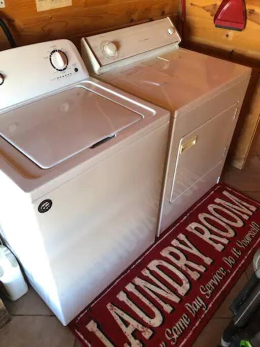 Cottonwood Creek Cabins - Alpine, TX