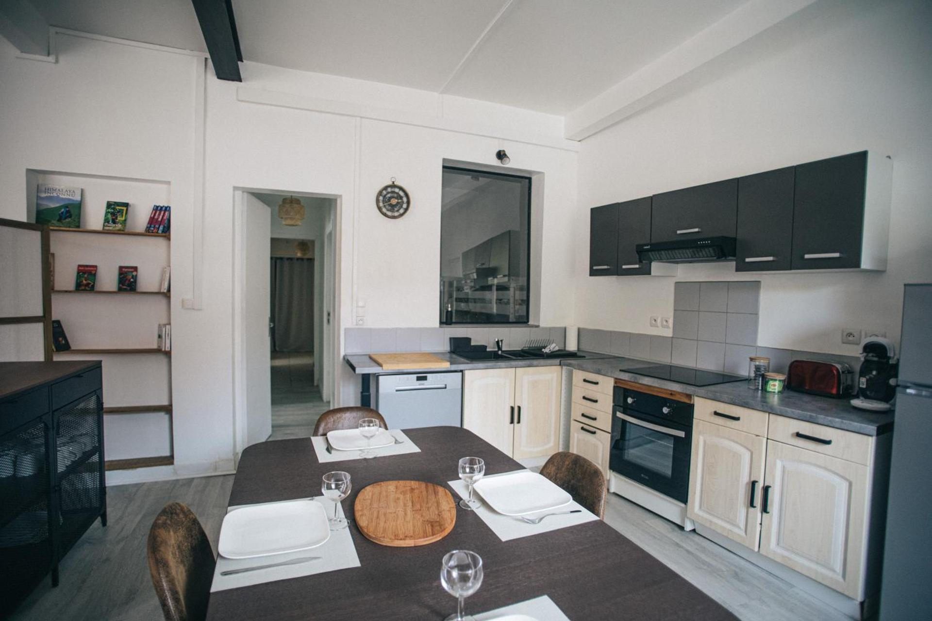 Kitchen or kitchenette