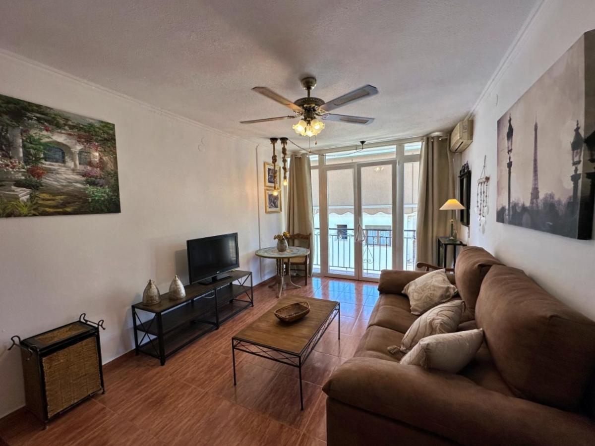 3 bedroom Private Home Cómpeta Free Parking